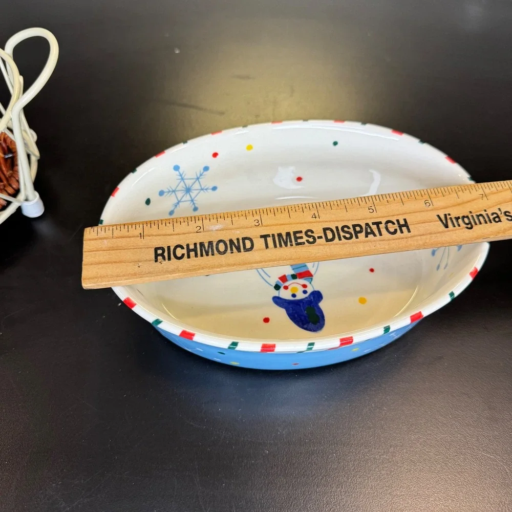 Temp-tations Oval Baker Dish Small Blue Snowman Holiday Christmas Wire Rack